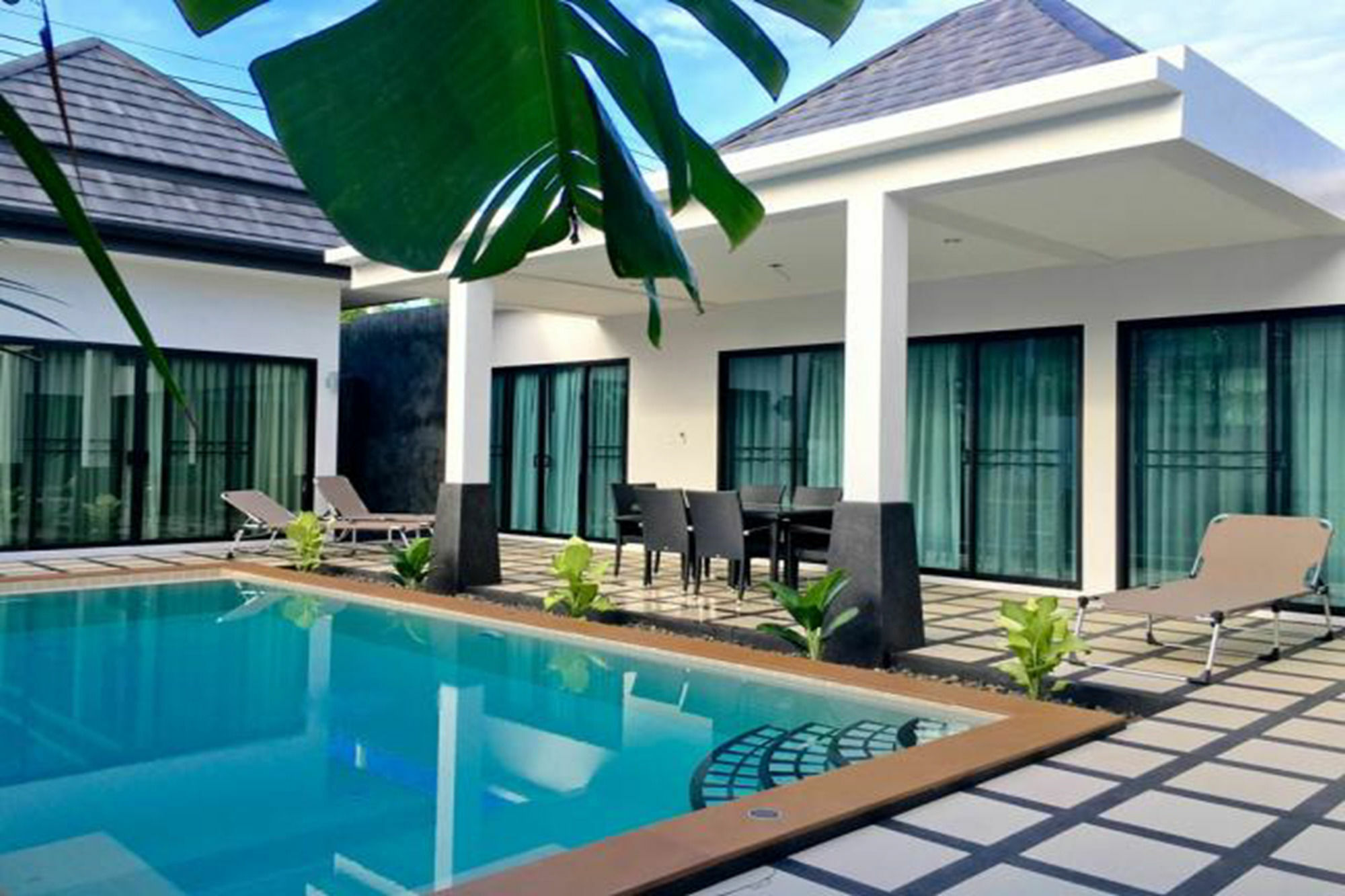 โคลส์ วูโชต์ วิลลา บาย เจตตะ Villa Rawai ภายนอก รูปภาพ